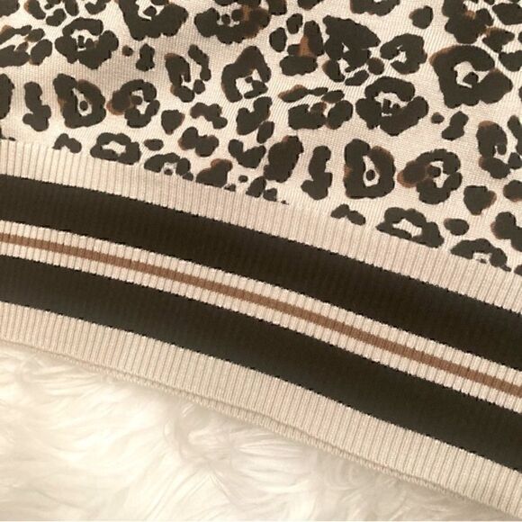 NWT Maree Pour Toi Animal Print Long Sleeve Crew Neck Sweater Size 16/18 - Picture 9 of 9